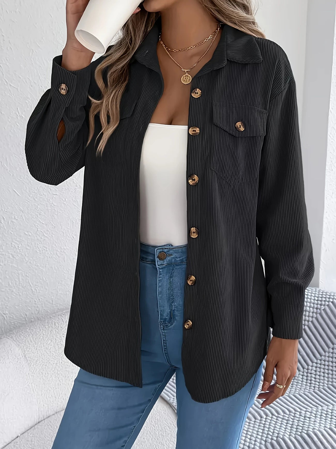 Middellange jas met strepen van corduroy in Europese en Amerikaanse stijl