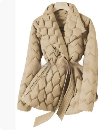 Winterjas met ribbelstiksels, riem, modieuze warme jas met zakken en revers, lichtgewicht bovenkleding voor dames met een elegante uitstraling.